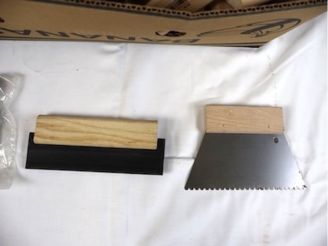 Partij lijmen en pleisteren - afbeelding 4 van  7