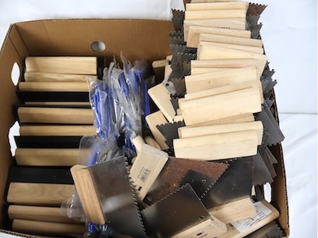 Partij lijmen en pleisteren - afbeelding 7 van  7