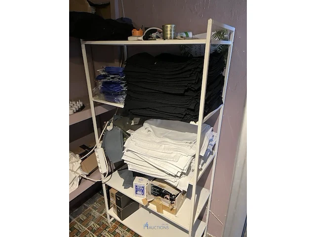 Partij linnengoed en textiel - afbeelding 1 van  12