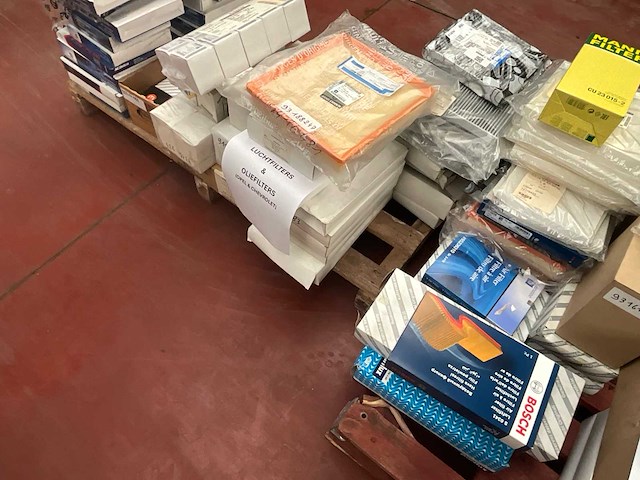 Partij luchtfilters, oliefilters & pollenfilters, diverse merken - afbeelding 6 van  6