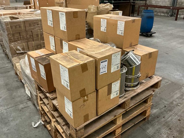 Partij luchtkanalen en toebehoren - afbeelding 1 van  22