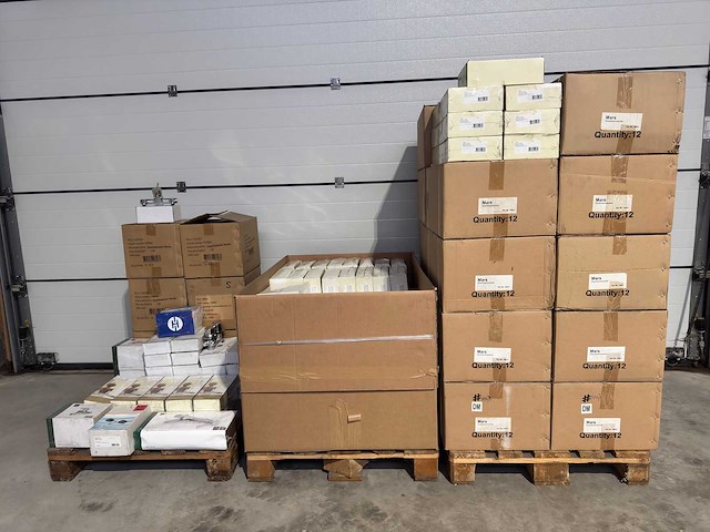 Partij luxe badkranen & douchekranen 421 stuks ter waarde van €75.000 - afbeelding 1 van  27