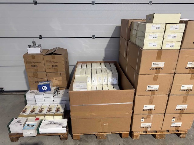 Partij luxe badkranen & douchekranen 421 stuks ter waarde van €75.000 - afbeelding 12 van  27