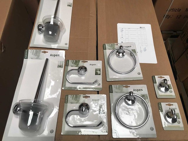 Partij luxe toilet accessoires 7130 stuks ter waarde van €166.000 - afbeelding 10 van  22