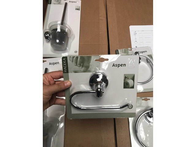 Partij luxe toilet accessoires 7130 stuks ter waarde van €166.000 - afbeelding 13 van  22