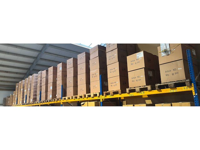 Partij luxe toilet accessoires 7130 stuks ter waarde van €166.000 - afbeelding 16 van  22