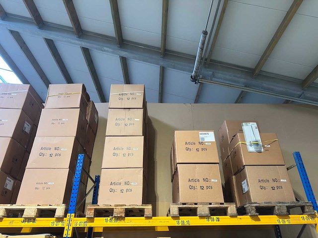 Partij luxe toilet accessoires 7130 stuks ter waarde van €166.000 - afbeelding 22 van  22