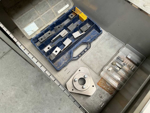 Partij machine gereedschappen en toebehoren - afbeelding 10 van  10