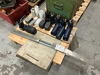 Partij machine gereedschappen - afbeelding 1 van  7