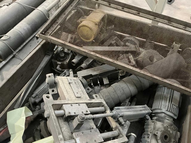 Partij machine onderdelen - afbeelding 2 van  10