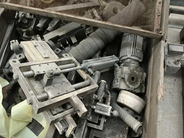 Partij machine onderdelen - afbeelding 9 van  10