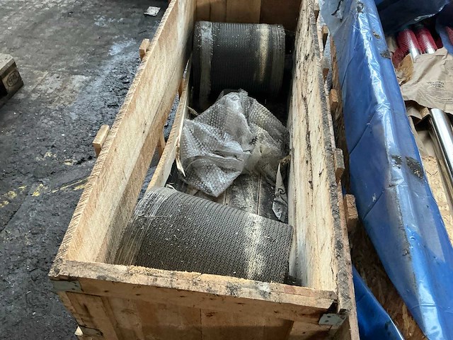 Partij machine onderdelen - afbeelding 2 van  2