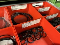 Partij machineonderdelen en veiligheidssignalisatie - afbeelding 10 van  74