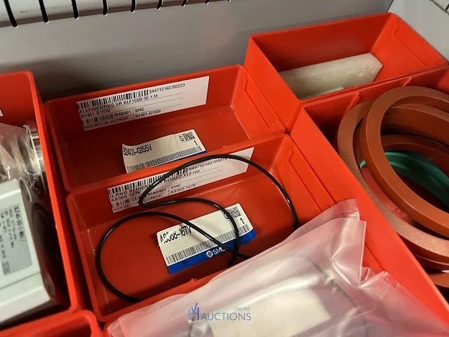 Partij machineonderdelen en veiligheidssignalisatie - afbeelding 18 van  74