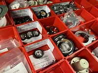Partij machineonderdelen en veiligheidssignalisatie - afbeelding 28 van  74