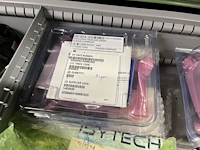 Partij machineonderdelen en veiligheidssignalisatie - afbeelding 43 van  74