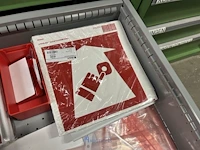 Partij machineonderdelen en veiligheidssignalisatie - afbeelding 62 van  74
