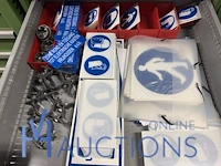 Partij machineonderdelen en veiligheidssignalisatie - afbeelding 67 van  74