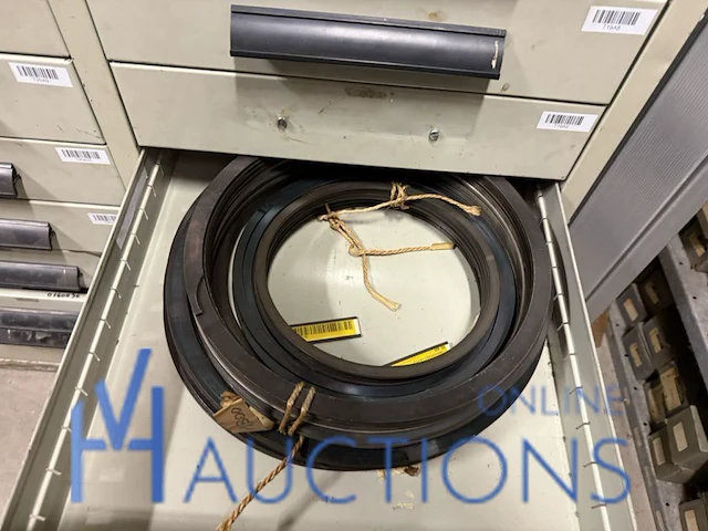 Partij machineonderdelen, kabels en afdichtingen - afbeelding 32 van  51