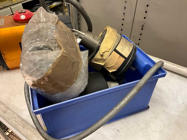 Partij machineonderdelen - afbeelding 4 van  8