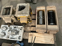 Partij machineonderdelen - afbeelding 1 van  5