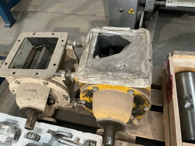 Partij machineonderdelen - afbeelding 4 van  5