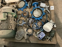 Partij machineonderdelen - afbeelding 2 van  3