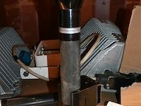 Partij maglite staaflampen met batterijen en laders - afbeelding 2 van  6