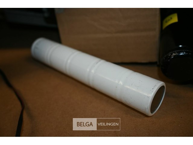 Partij maglite staaflampen met batterijen en laders - afbeelding 6 van  6