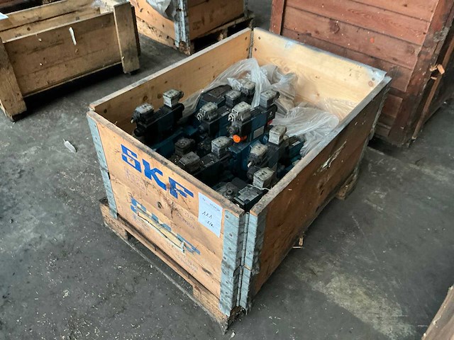 Partij mannesmann redroth hydraulische ventielblokken - afbeelding 3 van  3