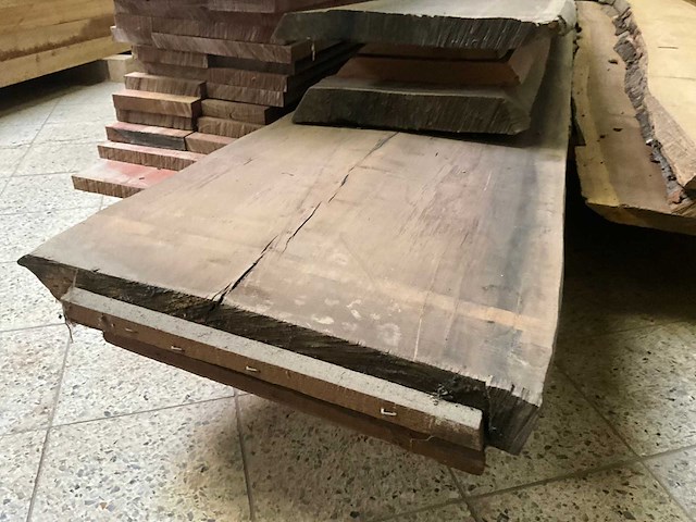 Partij massief perenhout - diverse boolplanken (7x) - afbeelding 2 van  3
