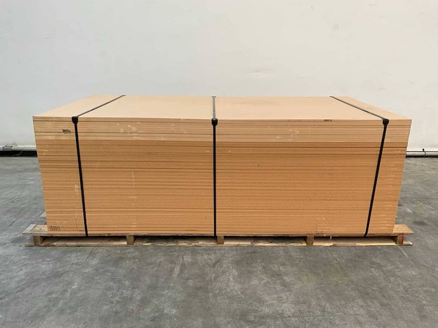 Partij mdf-platen 2445x1222x12mm 68 stuks nieuw - afbeelding 1 van  1