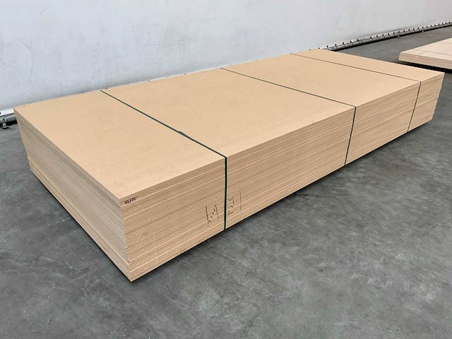 Partij mdf-platen 3055x1305x19mm 23 stuks nieuw - afbeelding 1 van  1