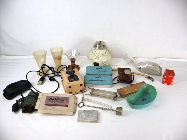 Partij medisch materiaal - afbeelding 1 van  10