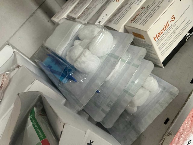 Partij medische benodigdheden - afbeelding 4 van  7