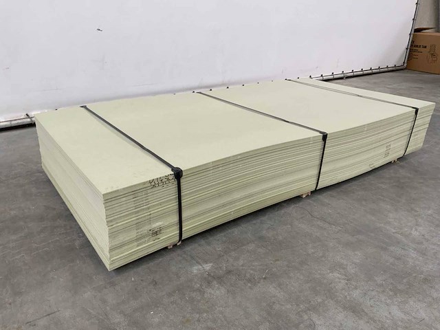Partij medite mdf-platen 2445x1222x6mm 57 stuks nieuw - afbeelding 1 van  1