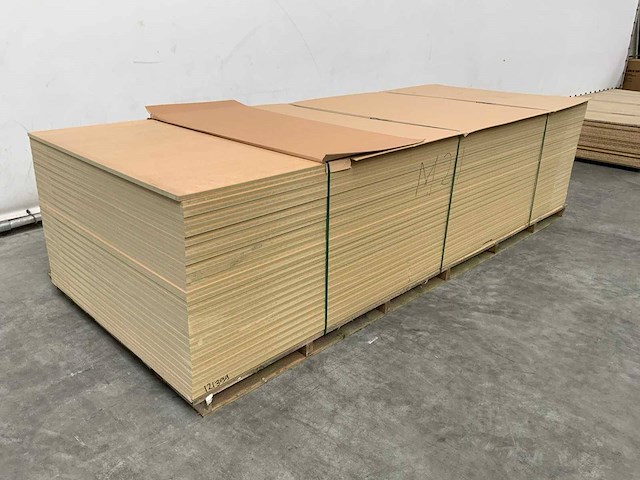 Partij medite mdf-platen 3050x1220x15mm 47 stuks nieuw - afbeelding 1 van  1
