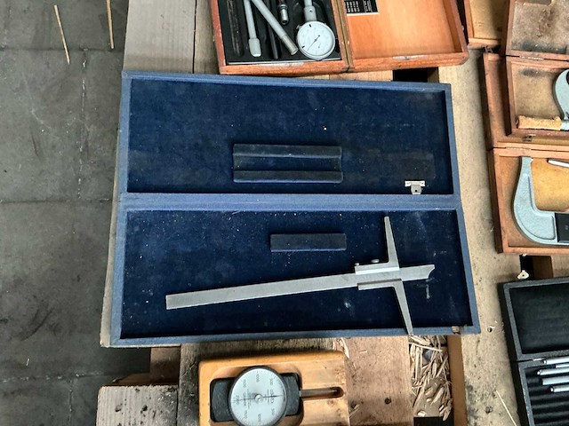 Partij meetgereedschappen - afbeelding 2 van  13