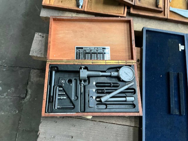 Partij meetgereedschappen - afbeelding 3 van  13