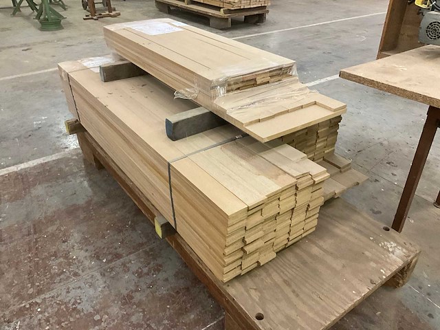 Partij merantie latten - afbeelding 3 van  6