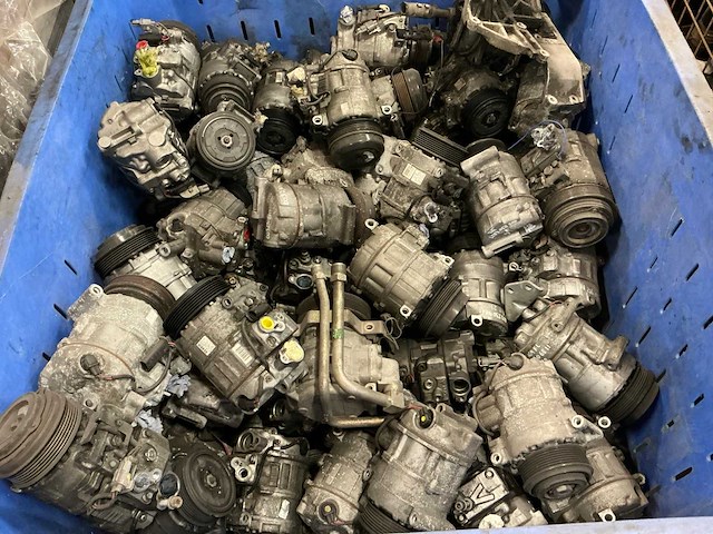 Partij mercedes-benz aircopompen - afbeelding 2 van  3