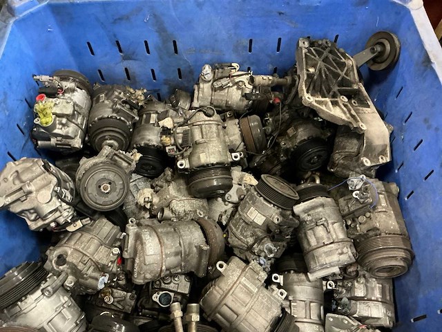 Partij mercedes-benz aircopompen - afbeelding 3 van  3