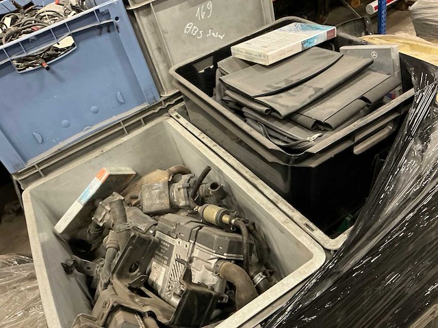 Partij mercedes-benz auto-onderdelen - afbeelding 1 van  4