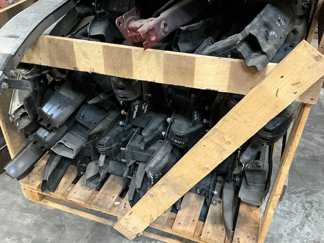 Partij mercedes-benz auto-onderdelen - afbeelding 1 van  3