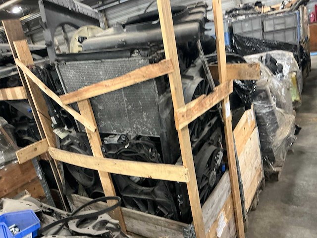 Partij mercedes-benz auto-onderdelen - afbeelding 1 van  6