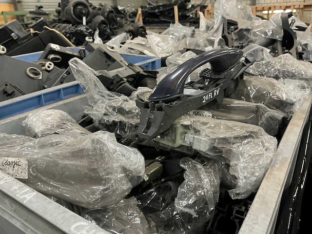 Partij mercedes-benz auto-onderdelen - afbeelding 8 van  8