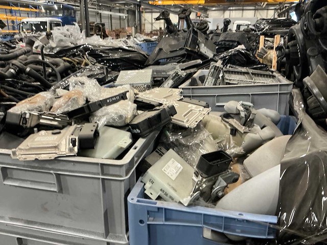 Partij mercedes-benz auto-onderdelen - afbeelding 3 van  3