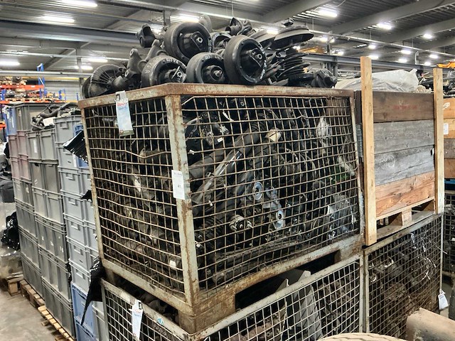 Partij mercedes-benz auto-onderdelen - afbeelding 1 van  8