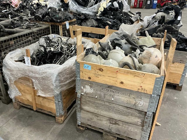 Partij mercedes-benz auto-onderdelen - afbeelding 1 van  5