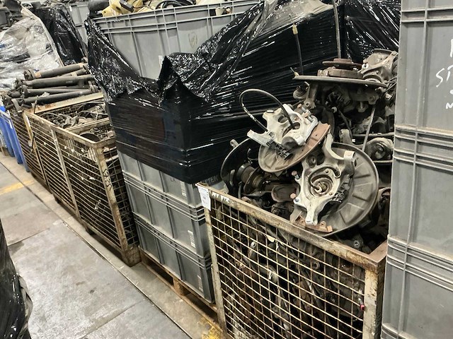 Partij mercedes-benz auto-onderdelen - afbeelding 1 van  7